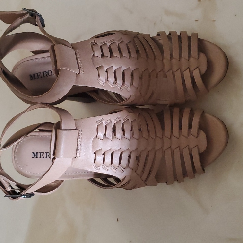 Short heel Gladiator sandal